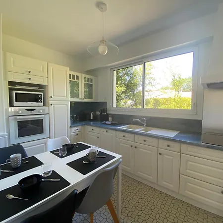 Holiday home Renovee Avec Jardin, Veranda Et Parking, A 800m De La Plage - Ideal Famille, 6 Pers. - Fr-1-539-50 *